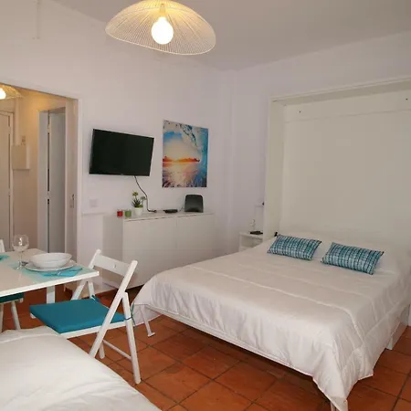 Cozy Sea View Beach Apt. Apartment