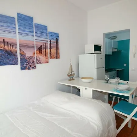 Apartment Cozy Sea View Beach Apt. *
