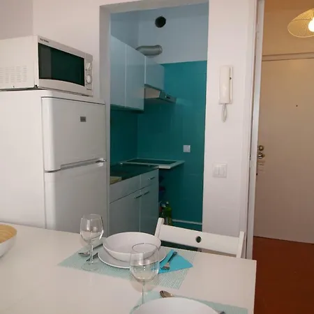 Apartment Cozy Sea View Beach Apt. *